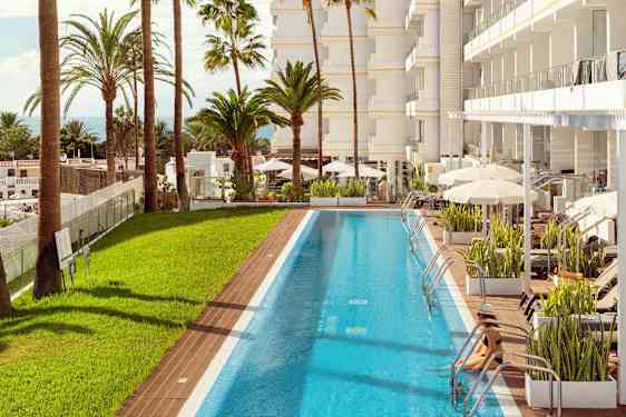 Privat udendørspool*