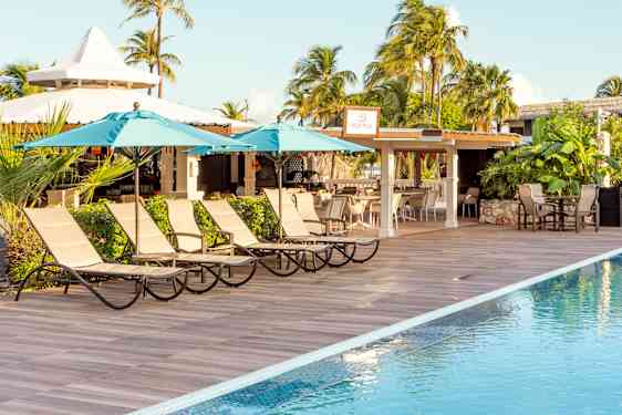 Pool på Manchebo Beach Resort & Spa