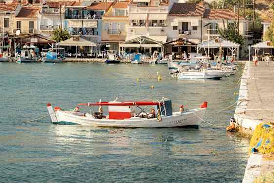 Båg og havn på Samos