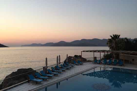 Smuk udsigt fra hotel Elena Apartments i Mirties & Massouri