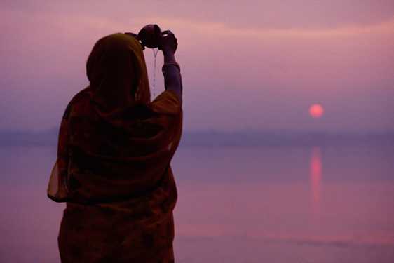 Solnedgang over floden Ganges