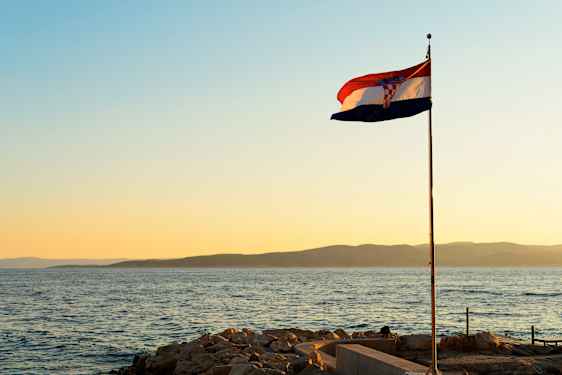 Kroatisk flag ved havet