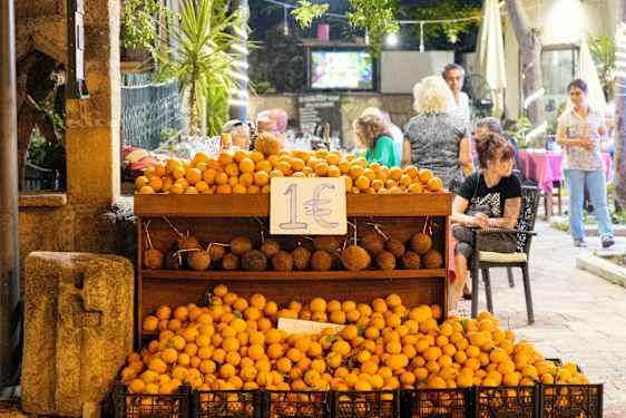 Friske appelsiner lige ved hånden i Tyrkiet