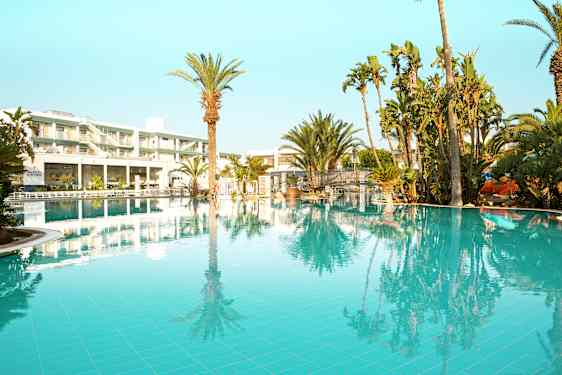 Sunwing Sandy Bay Beach