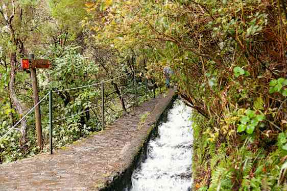 Vandresti ved levada