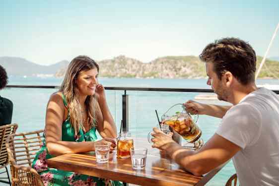 Par spiser i restaurant
