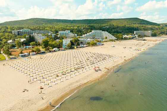 Bred sandstrand i Bulgarien