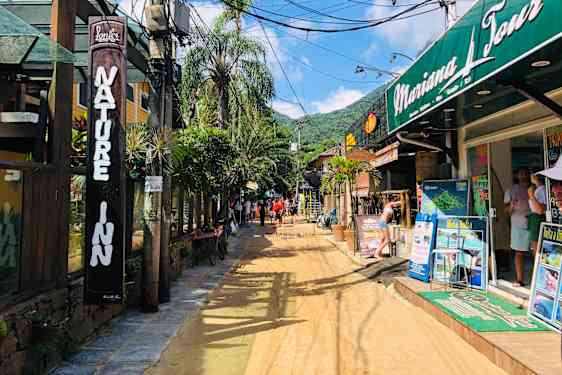 Butiksgade på Ilha Grande