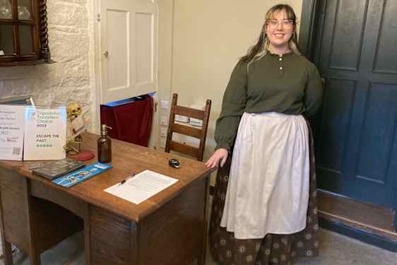 Vores værtinde byder velkommen