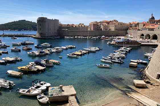Havnen i Dubrovniks Gamle by