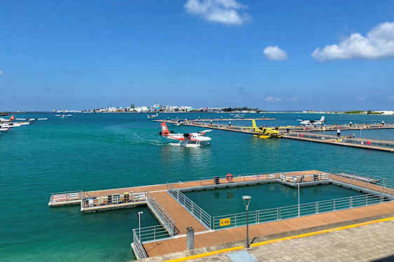 Lufthavn til vandfly i havet ved Maldiverne