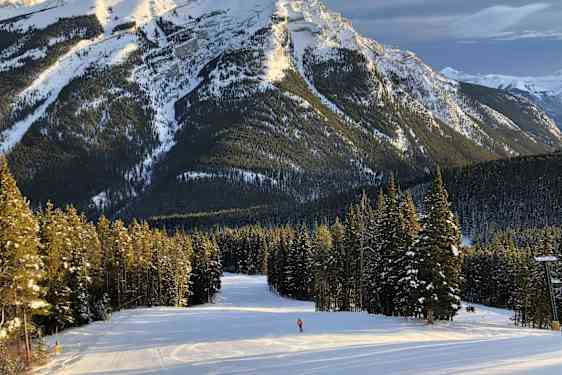 På ski ned ad bjergene i Banff