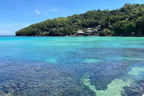 Smukt vand på praslin