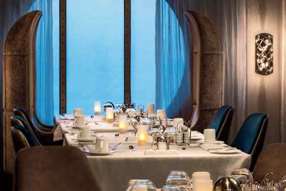 Hyggelig restaurant på Celebrity Cruises