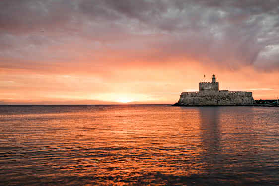 Rhodos i solnedgangen