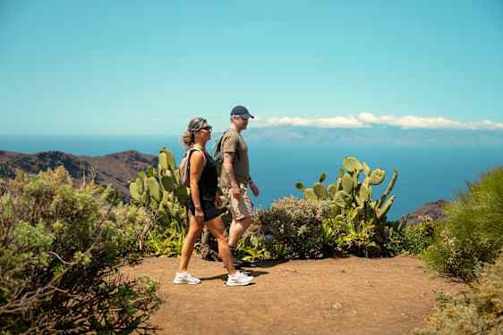 Par vandrer på Tenerife