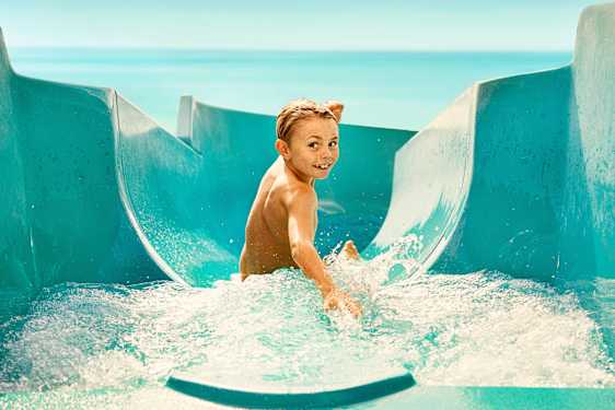 Familieferie med vandrutsjebaner på hotellet