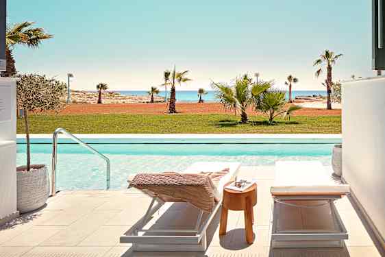 Club Pool Suite