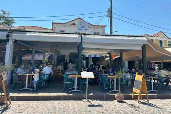 Plateia Café-Bar-Restaurant