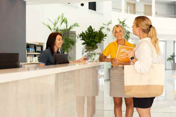 Spies guide på hotellet