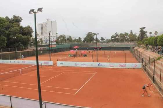 Tennisbaner Anezi Tower Hotel