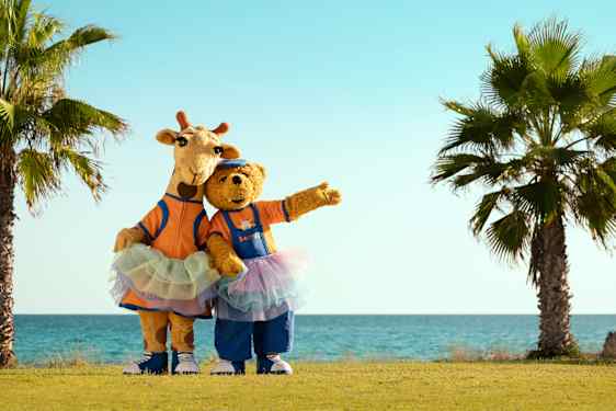 Lollo & Bernie i fine kjoler