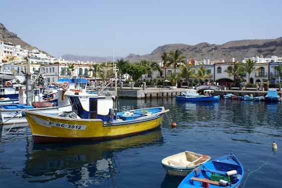 Både i havnen ved Puerto de Mogán