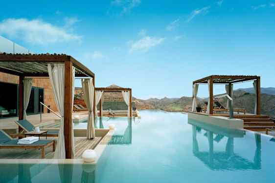 Spil golf på Salobre Hotel Resort & Serenity