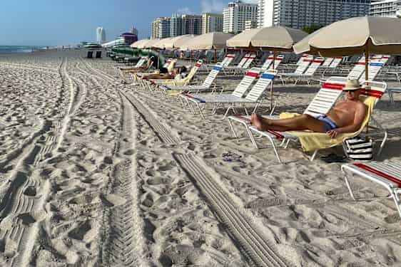 Solsenge på Miami strand
