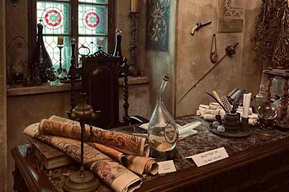 Lærer om alkymistenes historie