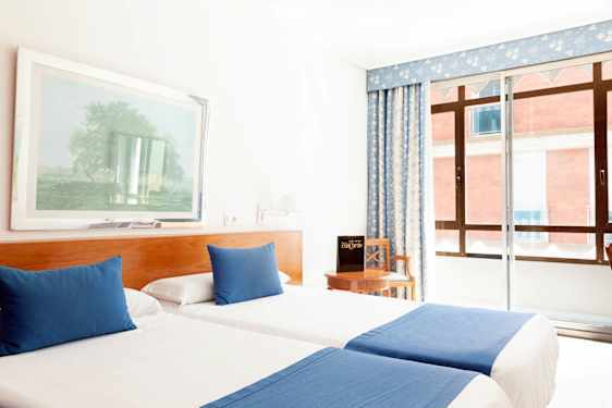 Concorde room with twin beds