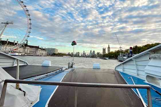 Uber Boat på Themsen