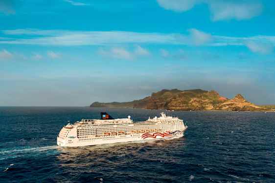 Norwegian Pride of America ud for Hawaiis kyst