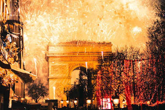 Champs-Elysees og Triumfbuen. Foto: Unsplash.