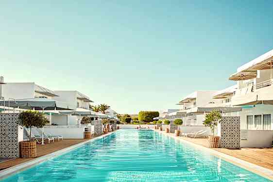 Direkte pooladgang på Sunwing Sandy Bay Beach på Cypern