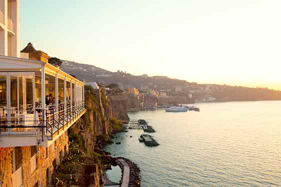Krydstogtskib ved Sorrento