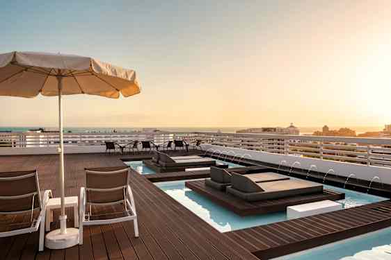 Tagterrasse på Sunprime Coral Suites & Spa