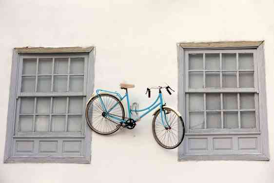 Cykel på husfacade i Santa Cruz