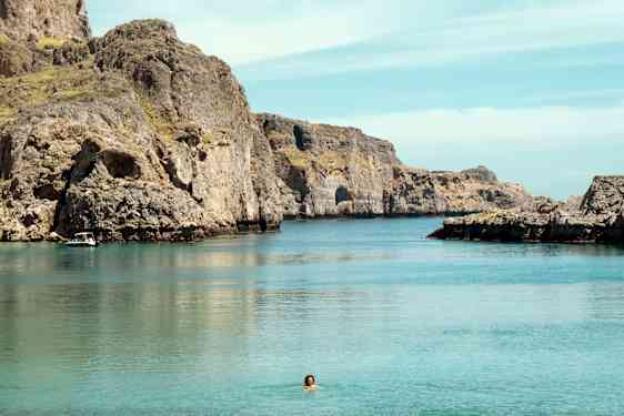 Hav og klipper på Rhodos