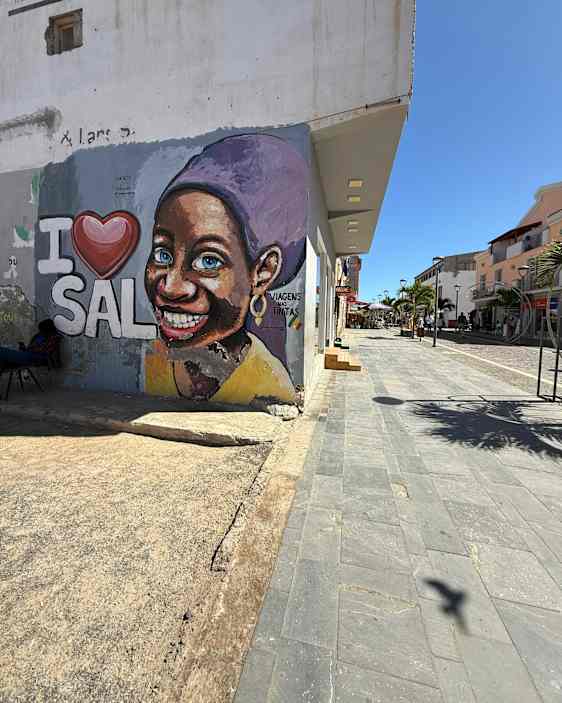 I love Sal graffitti på mur i Sal, Kap Verde