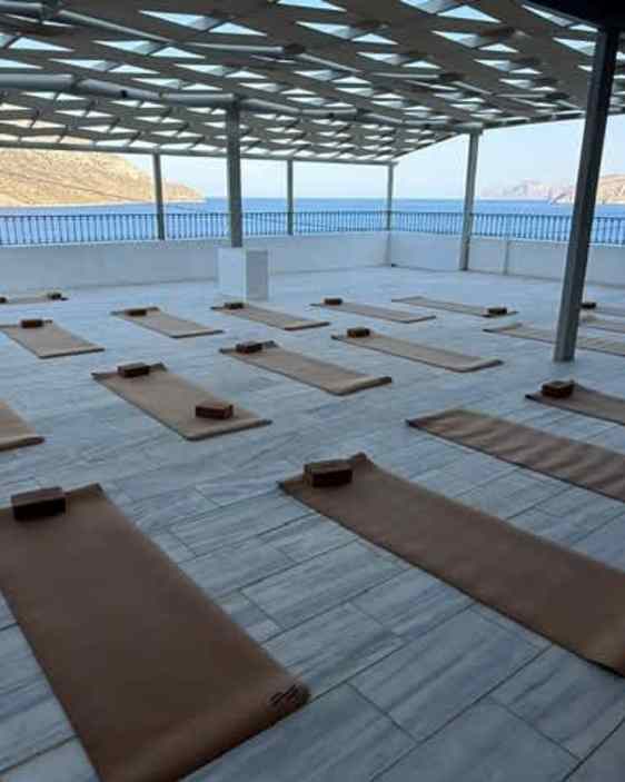 Yoga på tagterrassen med udsigt