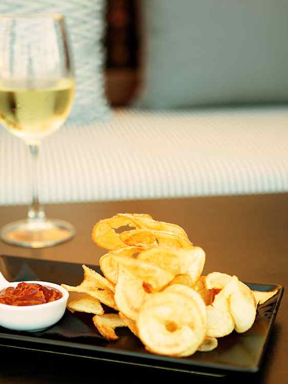 Snacks og hvidvin