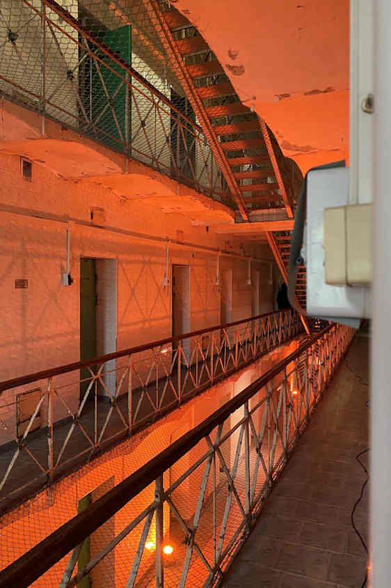 Tag på en guidet rundvisning og oplev det gådefulde fængsel Lukiškės Prison 2.0.