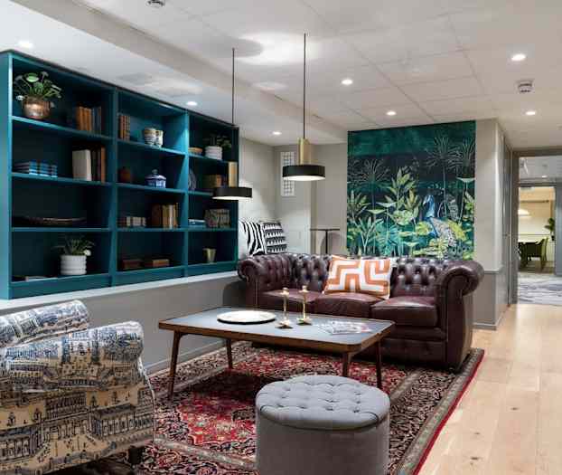 Siddeområde i lobbyen