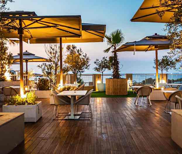 Poolbar (kun for voksne)