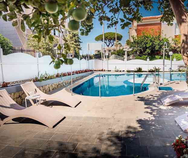 Hotellets poolområde