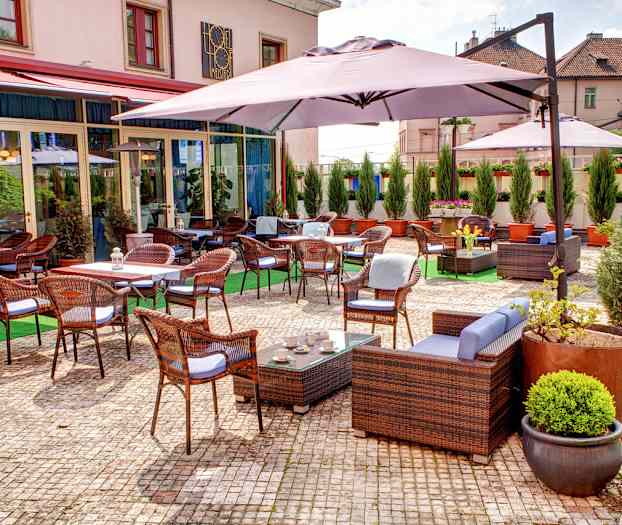 Hotellets hyggelige terrasse