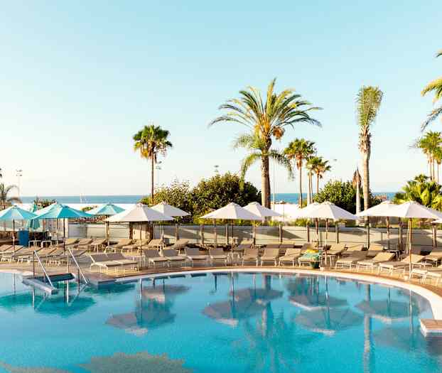 Poolområde ved Gran Anfi