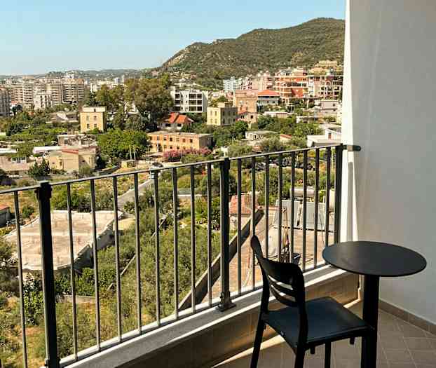 2-værelses lejlighed med balkon og mulighed for to ekstra opredninger