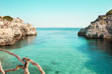 Blåt vand på Menorca